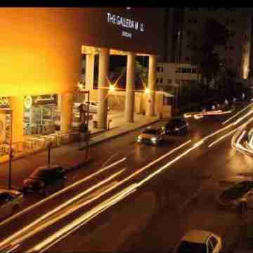 Homelike studio 13 mins away from downtown- steps to great food, cafes and shops Others