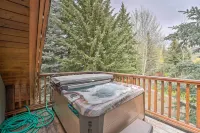 Sun Valley Family House w/ Fire Pit & Grill! - Pet-friendly