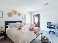 Walk to Google 3BR Home Yard & Kitchen