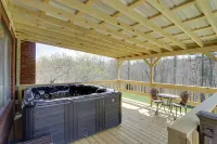Spacious McArthur Home Private Hot Tub and Pond! - 3-Star