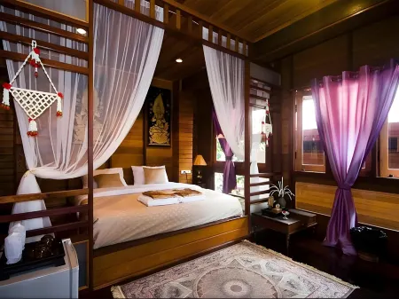 Ruen Tubtim Hotel Отели рядом с достопримечательностью «Wat Tha Ka Rong»