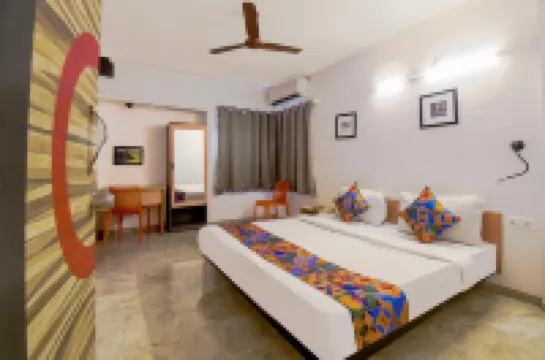 FabHotel Sai Raj - Nr Zeel College