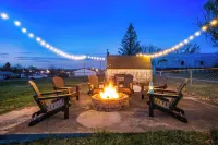 Cozy 3 Bedroom Home Just Minutes from NRG Featuring a Fire Pit/Indoor Hot Tub