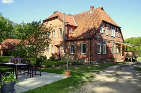 Ferienwohnung mit Terrasse, Bad Bodenteich Отели в г. Бад-Бодентайх