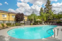 Best Western Porterville Inn - Swimmingpools
