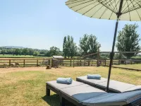 Piglet Corner Hotels in Cullompton
