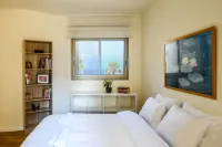 Luxurious Family Three Story House by Sea N' Rent Hotels in Maarav Hasharon