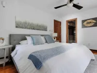 Brookhaven Buckhead modern home Hotels in Brookhaven