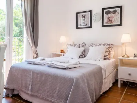 At Home in Malaga Stay & Solo Travellers