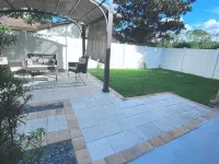 Cheerful 1 bedroom guest suite with pool and yard Hotels in Spring Hill