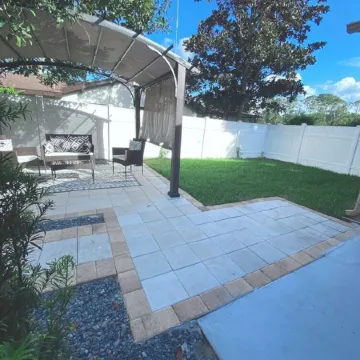 Cheerful 1 bedroom guest suite with pool and yard