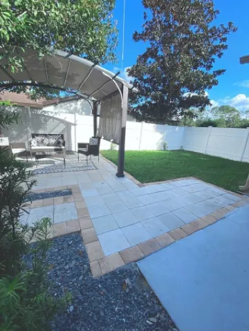 Cheerful 1 bedroom guest suite with pool and yard