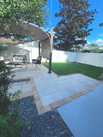 Cheerful 1 bedroom guest suite with pool and yard