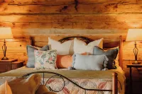 Rustic 1800s' Log Cabin with Modern Amenities on an Old Farm close to Owensboro