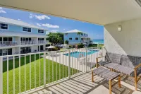 Beautiful beachfront apartment on Seven Mile Beach!
