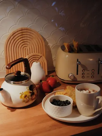 Bala Vida Cottage Steps to Lake Muskoka with Fire Pit & New Cedar Barrel Sauna