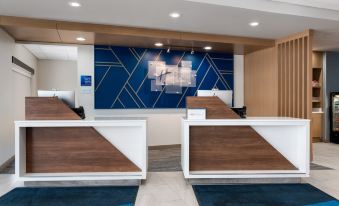 Holiday Inn Express & Suites STEVENSVILLE – BENTON HARBOR