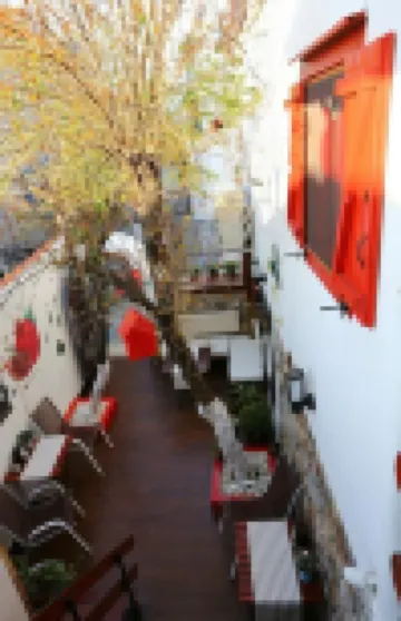 納爾咖啡廳旅館