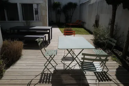 Very Nice  Listed Rhétaise House with Garden and Garage, Quiet, Right in the Center, Отели в г. Ле-Буа-Плаж-ан-Ре