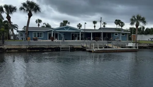 Spacious 4-bedroom house in beautiful Hernando Beach with WiFi, pool, sleeps 8