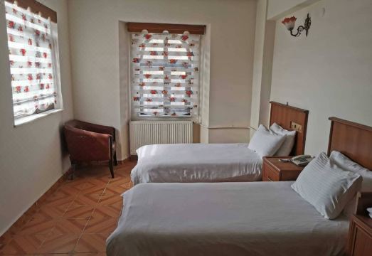 1. 샤르크 메르메르..