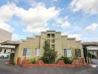 Carlton Motor lodge Hotels near Beverly Park