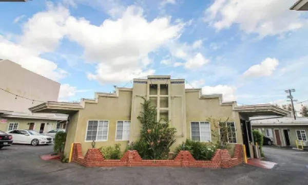 Carlton Motor lodge Hotels near Universal City Overlook