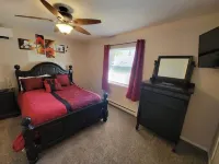 Tis’ Time Hideaway. Just a few blocks from beautiful Lake Erie!