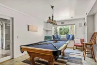 Bearfoot Lodge Near Hiking & Skiing!