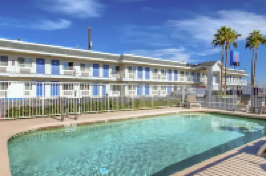 โมเทล 6 ฟีนิกซ์ แอริโซนา - สนามบิน - ถนนสาย 24