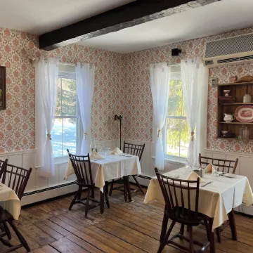 Echo Lake Inn