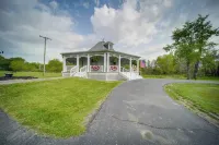 Historical Magnesia Springs Home, Near Kayaking!
