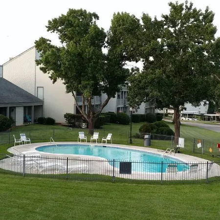 Lake Conroe Waterfront Updated 3Br Condo with Pools, Paddle Boards & Views