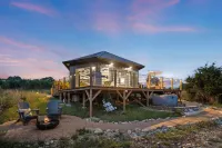 Couples Retreat, Private Hot Tub, Stars & Outdoor Shower