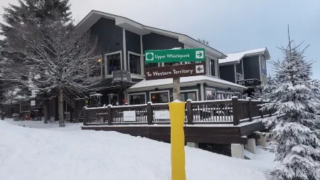 SLOPE SIDE SKI IN /  SKI OUT TOWNHOUSE TOP OF POWDER MONKEY LIFT BEST LOCATION