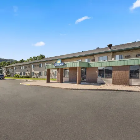 Days Inn by Wyndham Winona