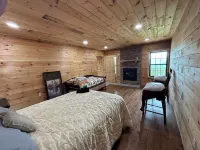 Breathtaking 4 Bdr Mountain Lake Retreat