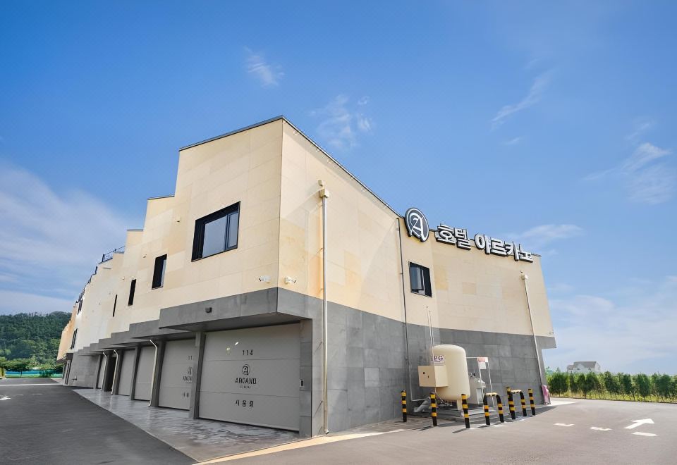 [아르카노호텔풀빌라 외부 전경]