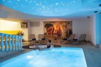 Olympic Palace - Swimmingpools