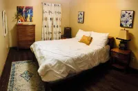 Button's Apartment-Cozy vintage-style 2-bedroom place in historic Batesville