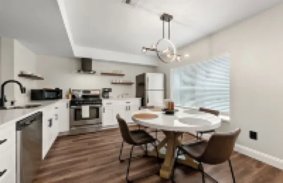 Modern Home Mins from Truist Park