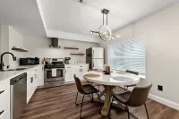 Modern Home Mins from Truist Park
