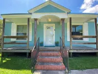 The Nest - centrally located - 2 bed / 1 bath home 그로브 호텔