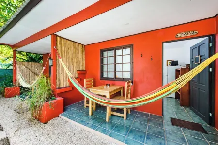Beach Studio in Playa Grande. Fast WiFi, Cold AC, Full kitchen. Close to beach.