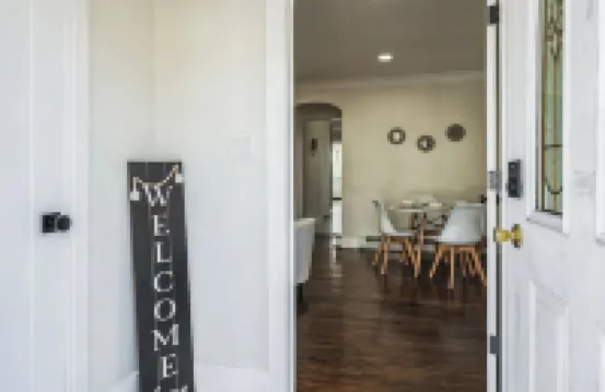 Capacity for 20 people near the airport Hotels in Hillside