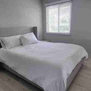 Beautiful 1-bedroom apartment in Frigate Bay with Caribbean View and pool Rooms