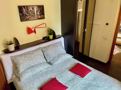 Cozy 1-bedroom apartment in welcoming Tivoli with WiFi, AC, awesome view