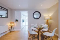 Newly renovated 3 bed house, Perfect for contractors, or family stays Hotels in Birkenhead