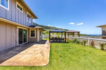 @ML Ocean View, Golf, Gazebo and Bbq, we Have All!