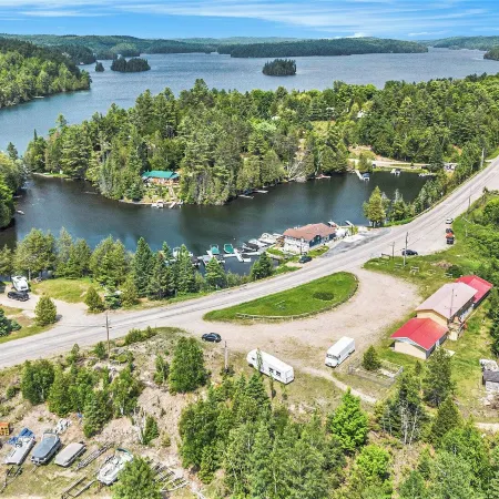 Palmerston Lake Motel